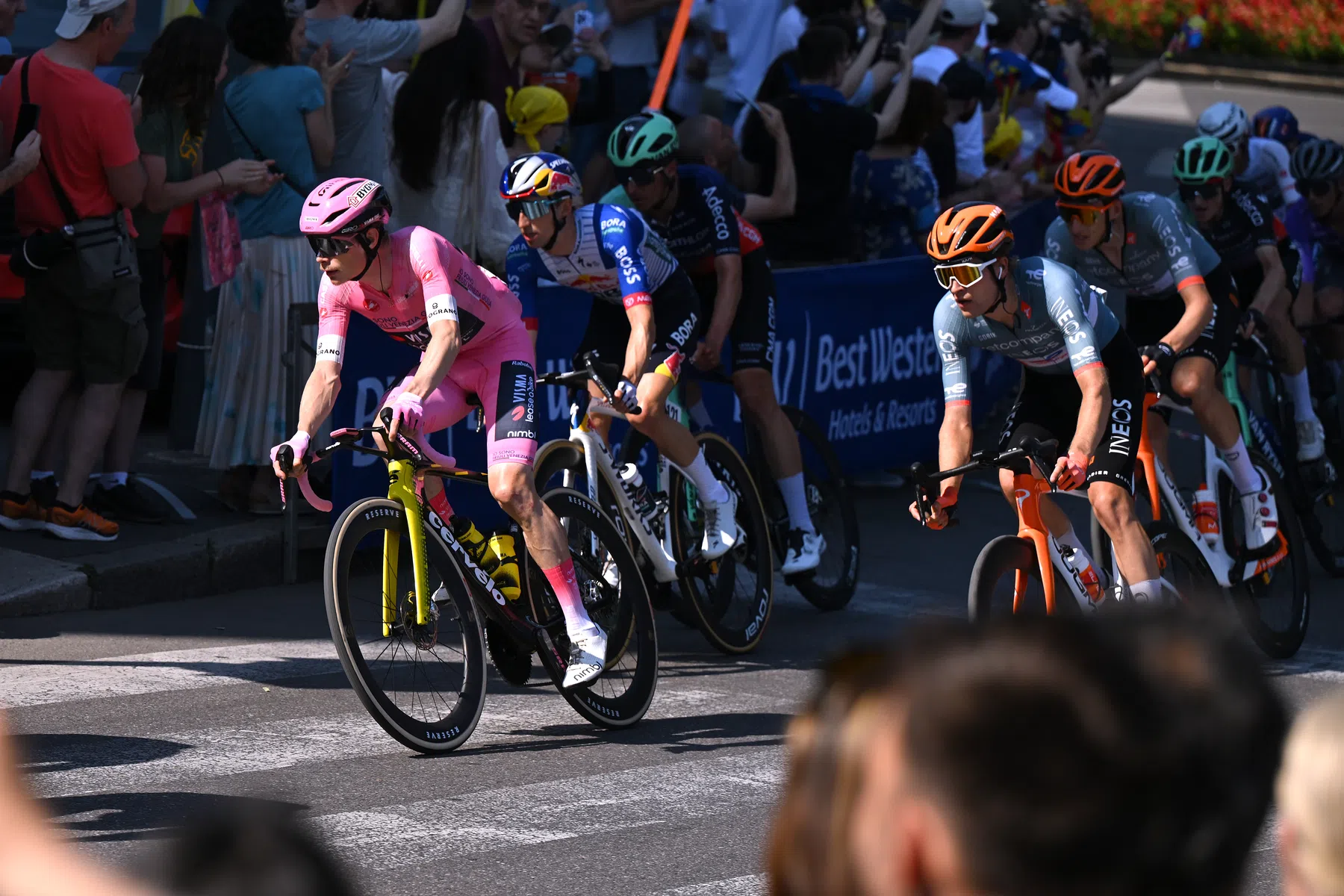Giro 2026: Onvoorspelbare aanvallers domineren tweede week