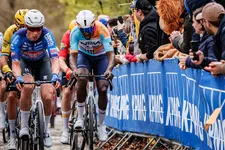 Thumbnail for article: Is wielrennen een discriminerende sport?