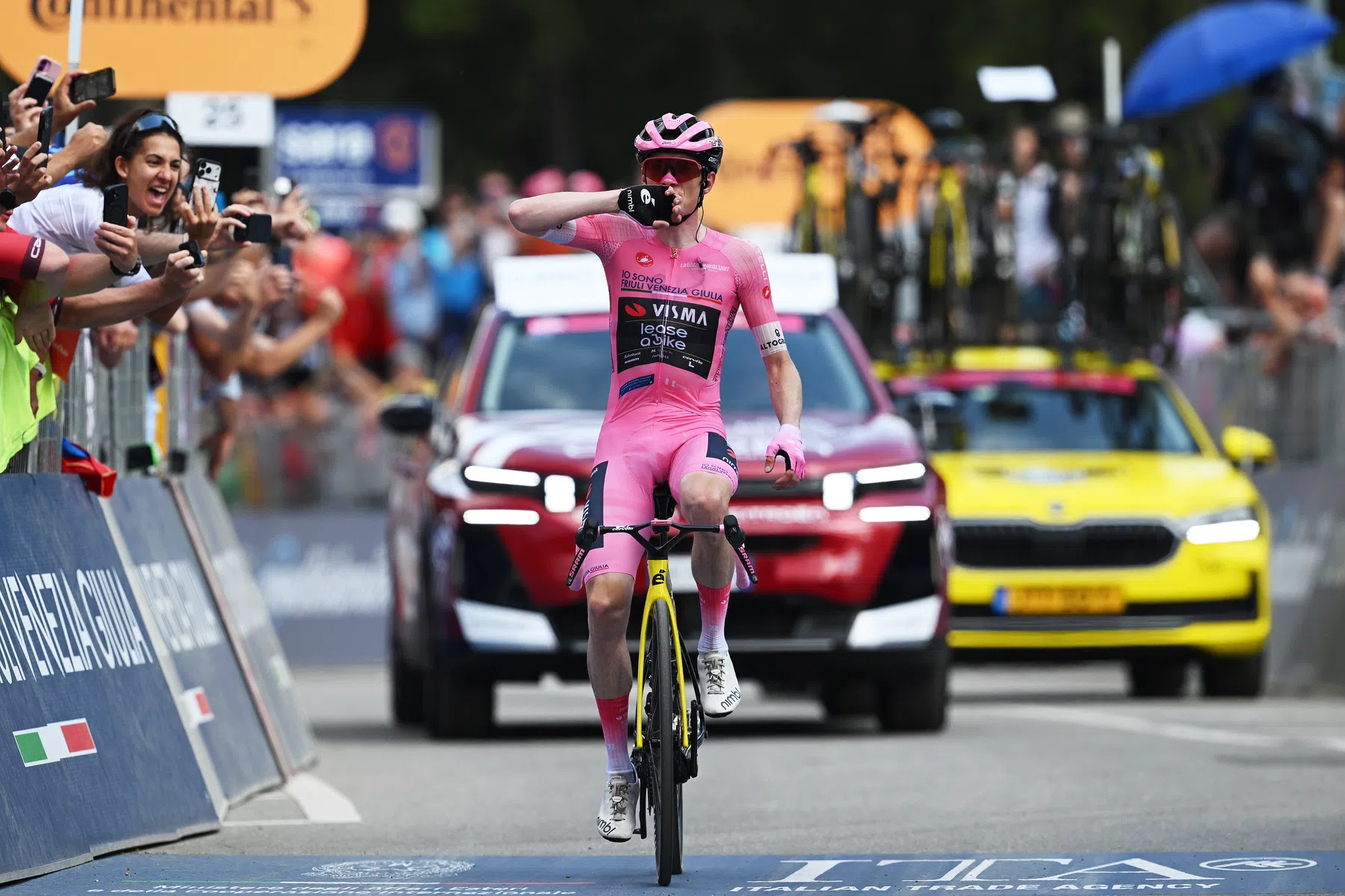 Vingegaard domineert en grijpt 4e ritzege in etappe 16 Giro d'Italia 2026