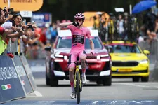 Thumbnail for article: Vingegaard domineert en grijpt 4e ritzege in etappe 16 Giro d'Italia 2026