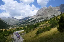 Thumbnail for article: Het ultieme Tour-gevoel: Bicycling Tour de France Special 2026 is van de pers!