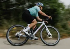 Thumbnail for article: Beste racefietsen onder €4.000 in 2026: 5 modellen die élke euro waard zijn