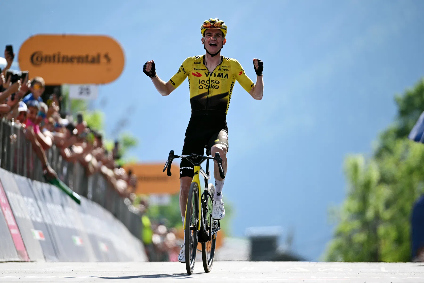 Sepp Kuss voltooid trilogie in koninginnenrit Giro d'Italia 2026 etappe 19