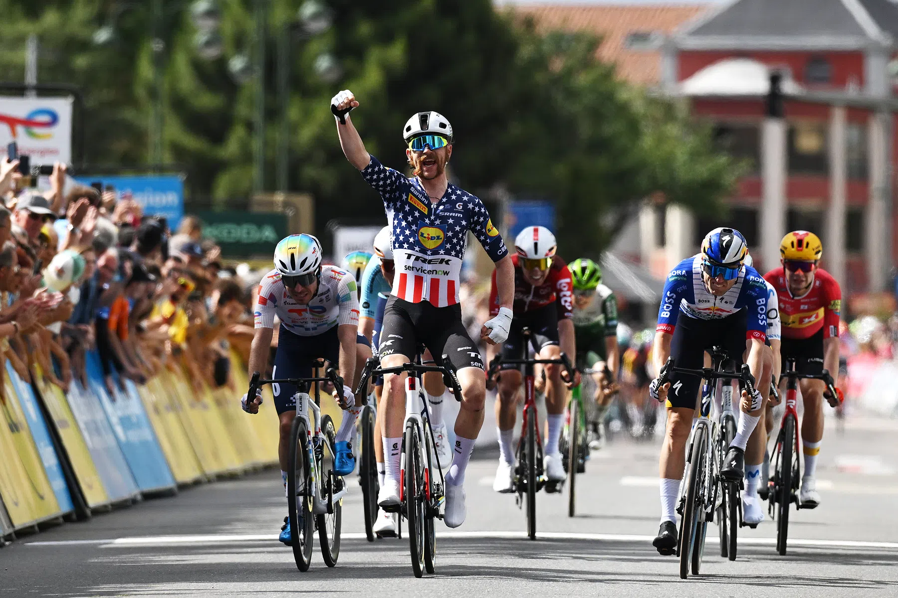 Quinn Simmons wint etappe 4 Tour Auvergne - Rhône-Alpes