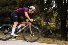 Thumbnail for article: Eddy Merckx lanceert 525R: Aeroracer met "gedurfde" nieuwe geometrie?