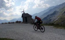 Thumbnail for article: Zo maak je zelf de perfecte gravelroute voor je fietsvakantie