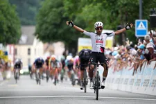Thumbnail for article: Jhonatan Narváez wint etappe 3 Ronde van Zwitserland
