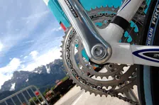 Thumbnail for article: Fietsen met een piepende ketting: Wat zegt dat over de renner?