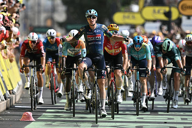 Tim Merliers sprint in Bordeaux naar winst in etappe 7 Tour de France 2026