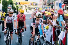 Thumbnail for article: Ziekte slaat toe bij UAE: grote zorgen rond Pogacar vlak voor beslissend weekend