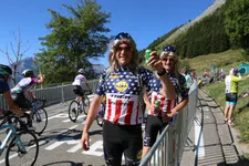 Thumbnail for article: Dit was de gekte op de Alpe d'Huez in de Tour de France 2026