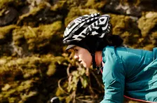 Thumbnail for article: Zijn fietshelmen veilig genoeg? Fatale crash Tarling roept discussie op