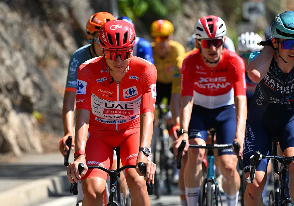 Matthew Brennan wint tweede etappe La Vuelta maar het rood blijft van Pogacar