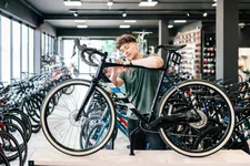 Thumbnail for article: Niemand durft nog op een goedkope fiets te verschijnen, en dat moet stoppen