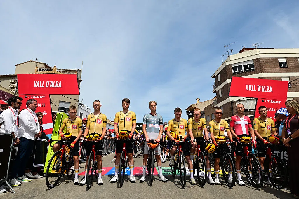 Leknessund bezorgt Uno-X dubbelslag in Vuelta, Van Aert eindigt als derde