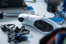 Thumbnail for article: Shimano vernieuwt met SPD-SLR na jaren de bekende racepedalen en schoenplaatjes